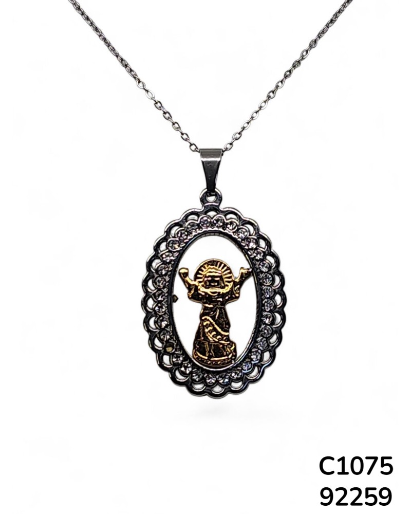 C1075  Cadena con colgante ovaladodel Divino Niño y detalles de cristal