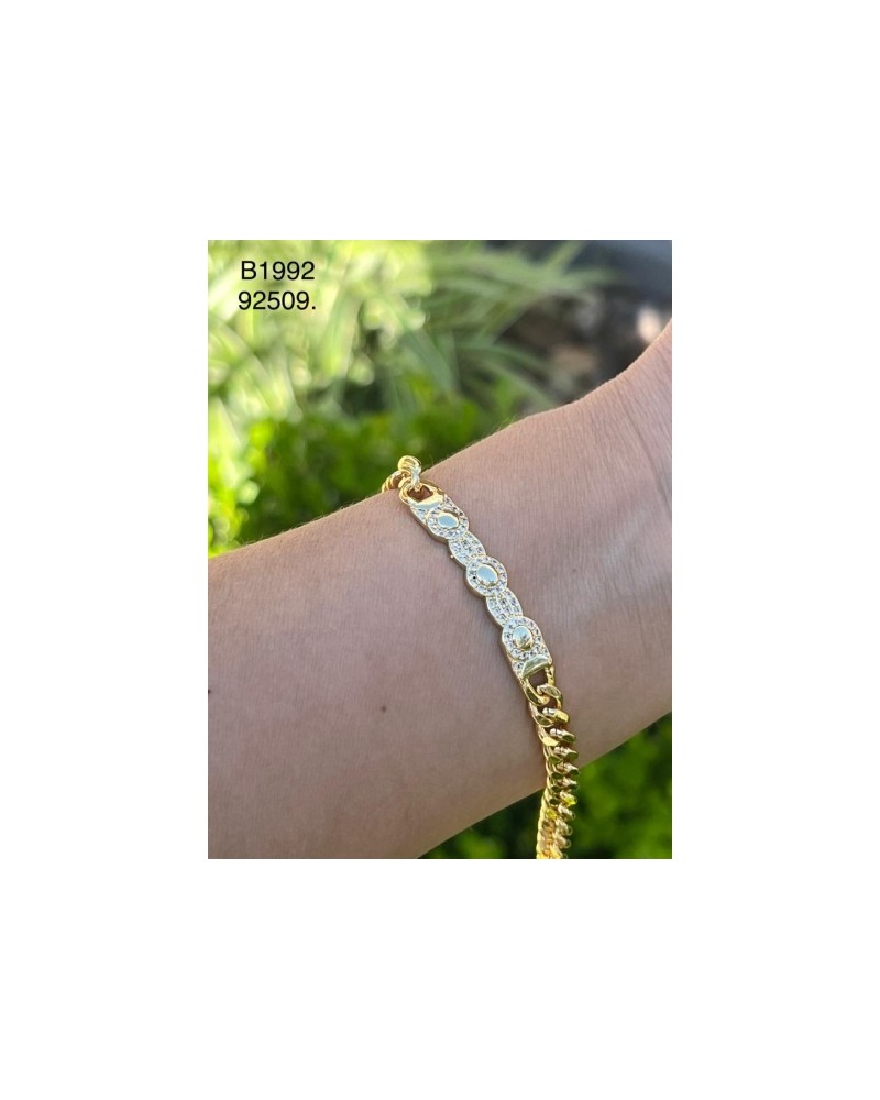 Pulsera de cadena dorada con cristales – Un accesorio delicado y elegante para complementar cualquier estilo