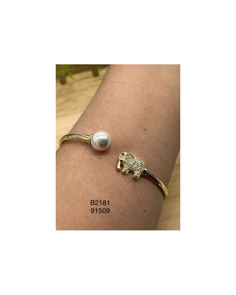 Pulsera Dorada con Elefante y Perla – Simbolismo y sofisticación en un accesorio único