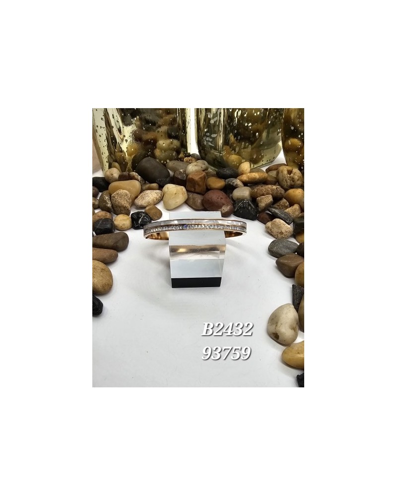 Brazalete Delgado en Acero Inoxidable Rosa con Cristales – Minimalismo y elegancia en un diseño refinado Brazalete Delgado en Acero Inoxidable Rosa con Cristales – Minimalismo y elegancia en un diseño refinado