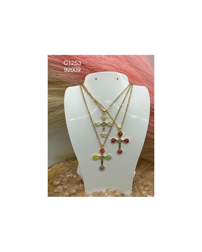 Collar de cruz con rosas