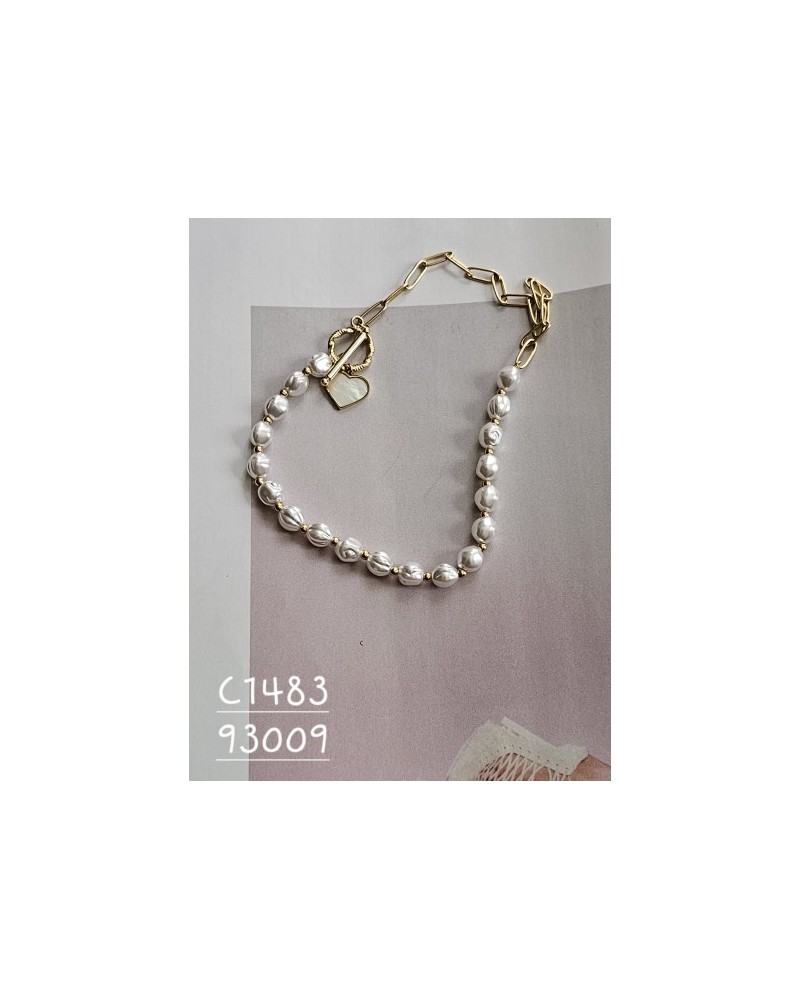 Collar con Perlas y Corazón Nacarado | Romanticismo y Estilo Clásico