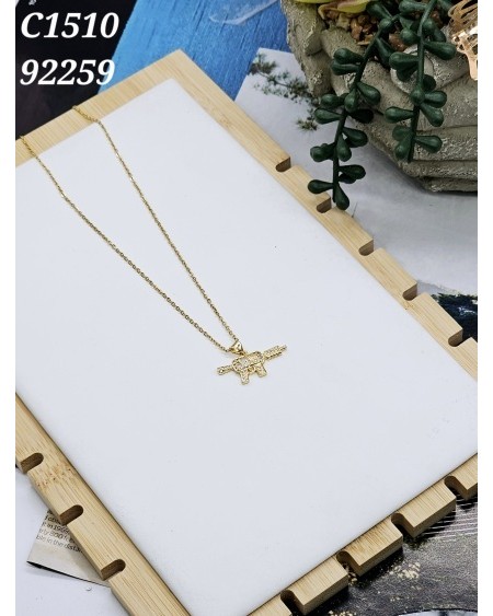 Collar con Rifle y Cristales Brillantes | Estilo Audaz y Único