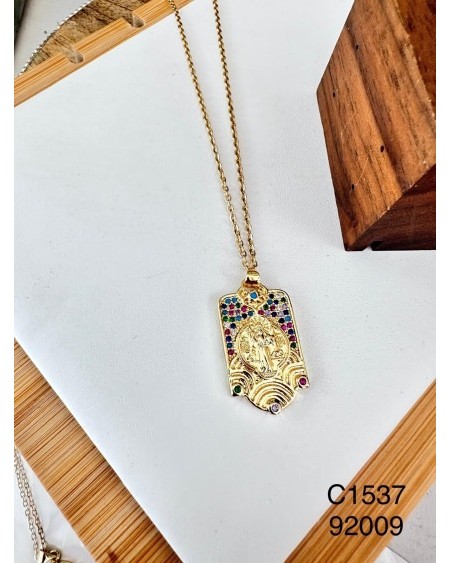 Collar con Medallón de Gemas de Colores | Brillo y Estilo en una Pieza