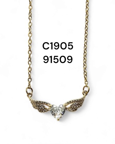 Collar de corazón y alas doradas