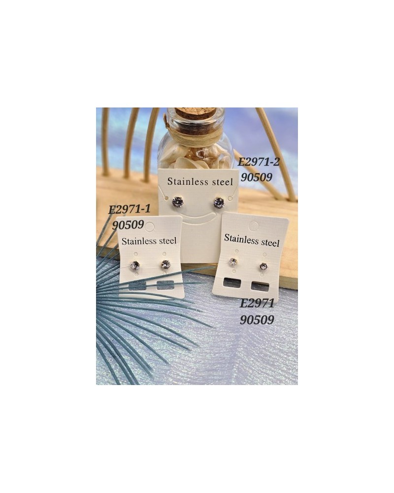 Aretes de Acero Inoxidable con Cristal, Elegancia y Durabilidad Aretes de Acero Inoxidable con Cristal, Elegancia y Durabilidad