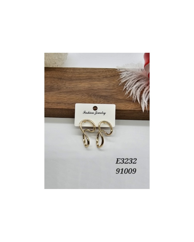 E3232 – Aretes con Diseño Fluido y Orgánico – Sofisticación Atemporal E3232 – Aretes con Diseño Fluido y Orgánico – Sofisticación Atemporal