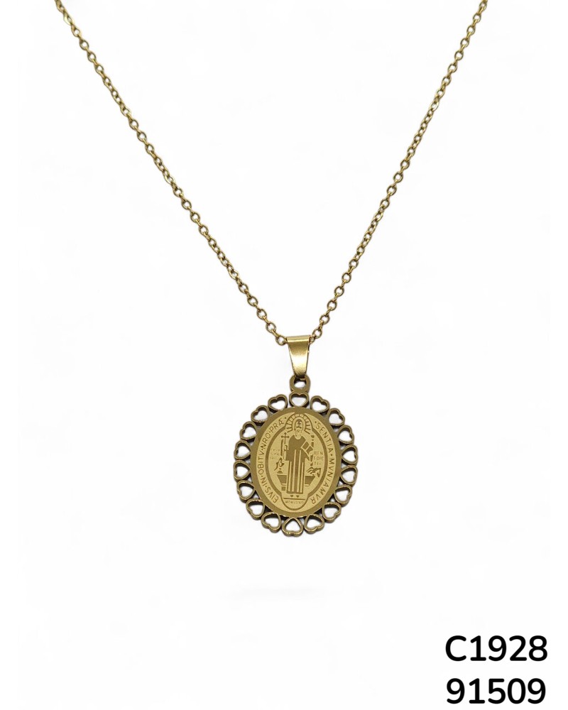 C1928 Cadenas de San Benito rodeada de corazones.