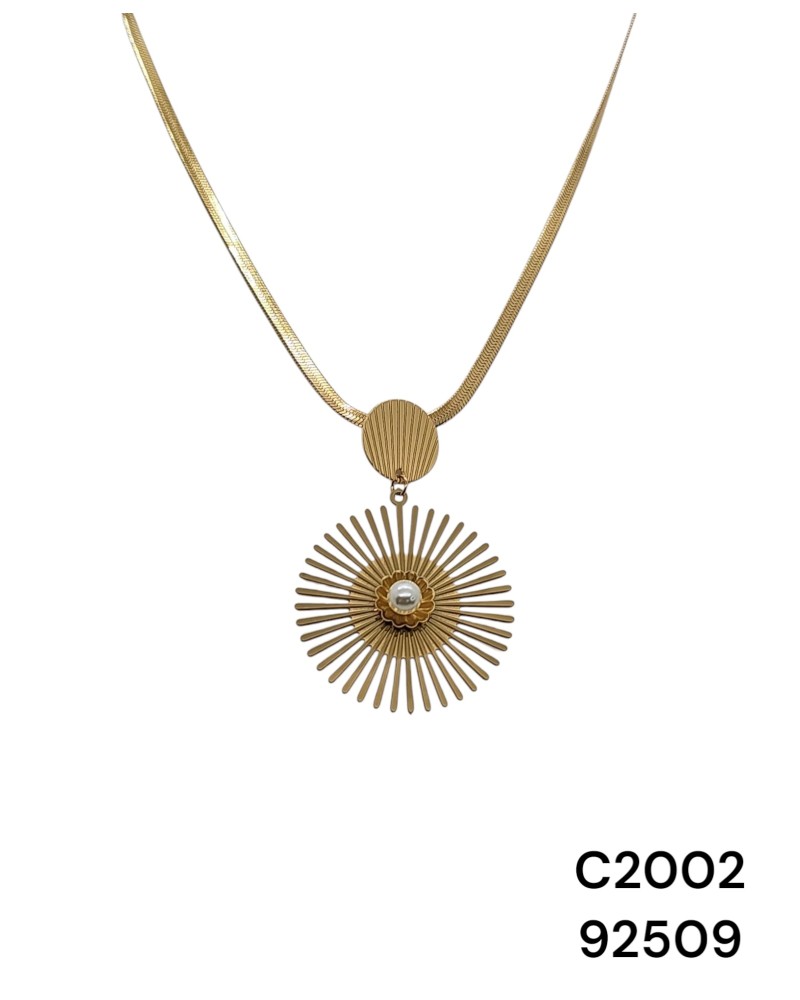 C2002 Cadena dorada tejido plano con dije de diseño de ráfaga solar con una perla en el centro