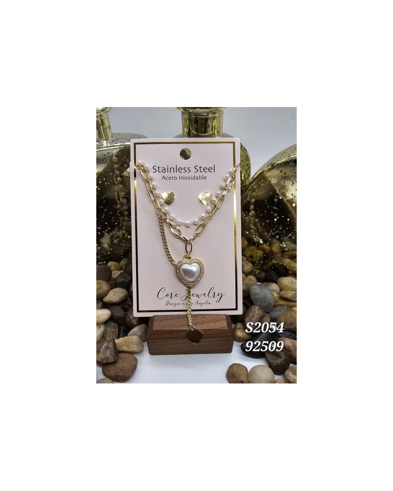 S2054: Collar con Corazón Perlado - Un Diseño Romántico y Sofisticado