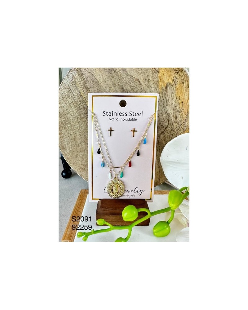S2091: Collar con Dijes Religiosos y Gotas de Colores – Espiritual y Moderno S2091: Collar con Dijes Religiosos y Gotas de Colores – Espiritual y Moderno