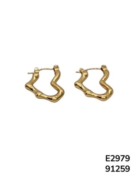 E2979: Aretes en forma de corazón con líneas orgánicas y acabado dorado. Hechos en acero inoxidable