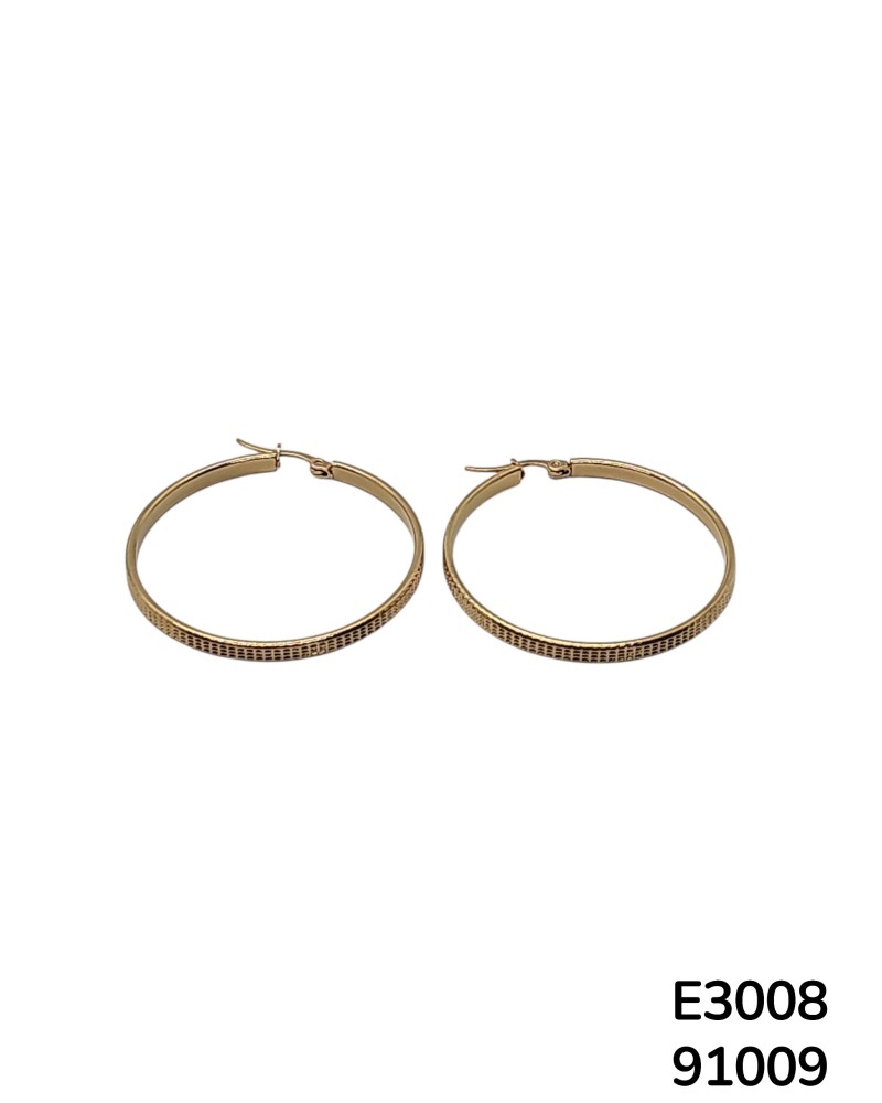 E3008: Aros a rayas en acero inoxidable dorado clásicos y perfectos para un toque de simplicidad.