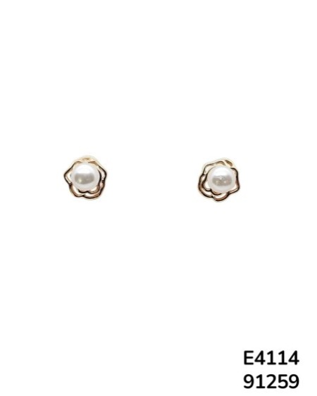 E4114 Aretes chapado en oro  en forma  de Flor Dorada con una perla en el centro