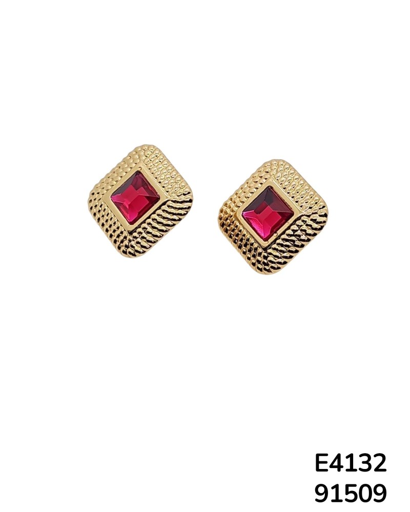 E4132 - Aretes cuadrados dorados con cristal de color en el centro