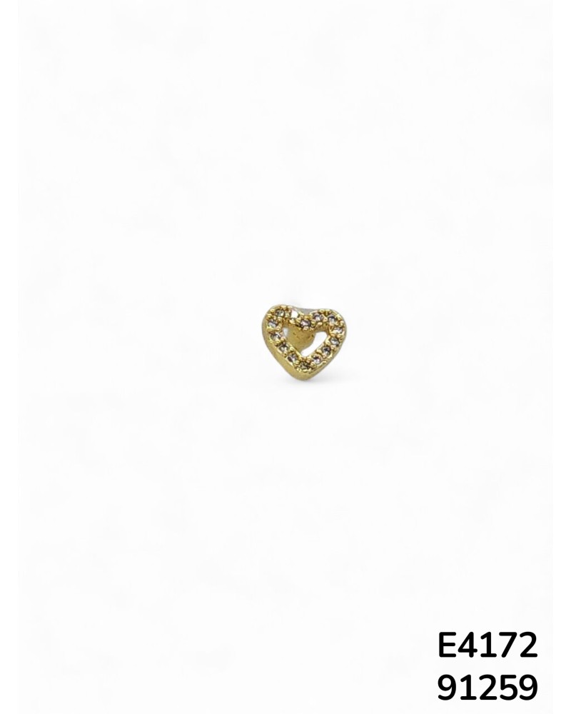 E4172 Aretes piercing dorado con diseño de corazón de acero inoxidable con detalles de cristales.