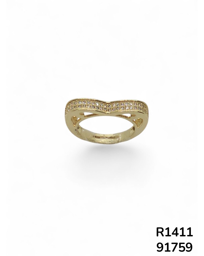 R1411 - Anillo Tipo Banda Chapado en Oro con Cristales