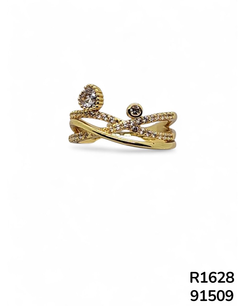 R1628: Anillo entrelazado con detalles de cristal. Una forma de Moderna y minimalista.