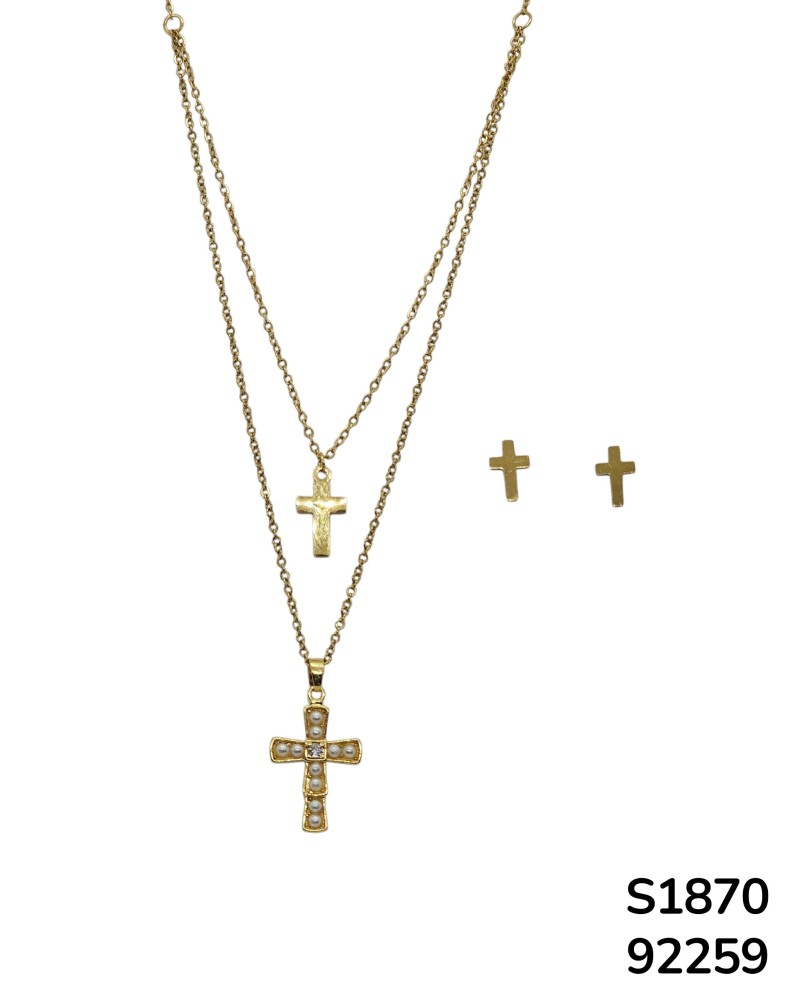 S1870 Conjunto de Cadena doble con Cruz dorada y cruz con perlas y aretes que le hacen juego.