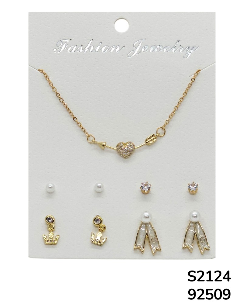 S2124 Conjunto de cadena con dije de corazón flechado y múltiples aretes