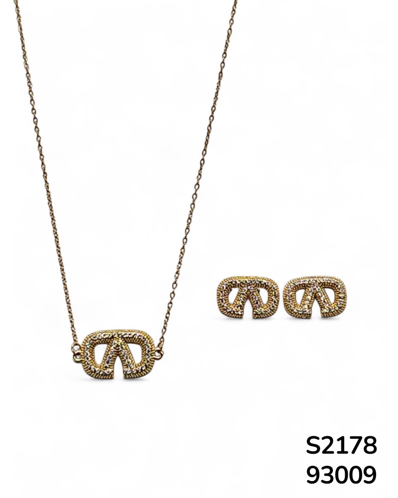 S2178 Conjunto de cadena y aretes de forma geometrica con cristales